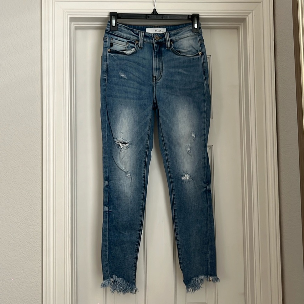 KanCan medium wash ripped skinny ankle jeans size 25